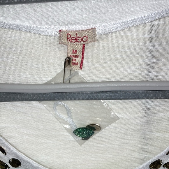 Reba size medium white 3/4 sleeve blouse - Picture 3 of 7